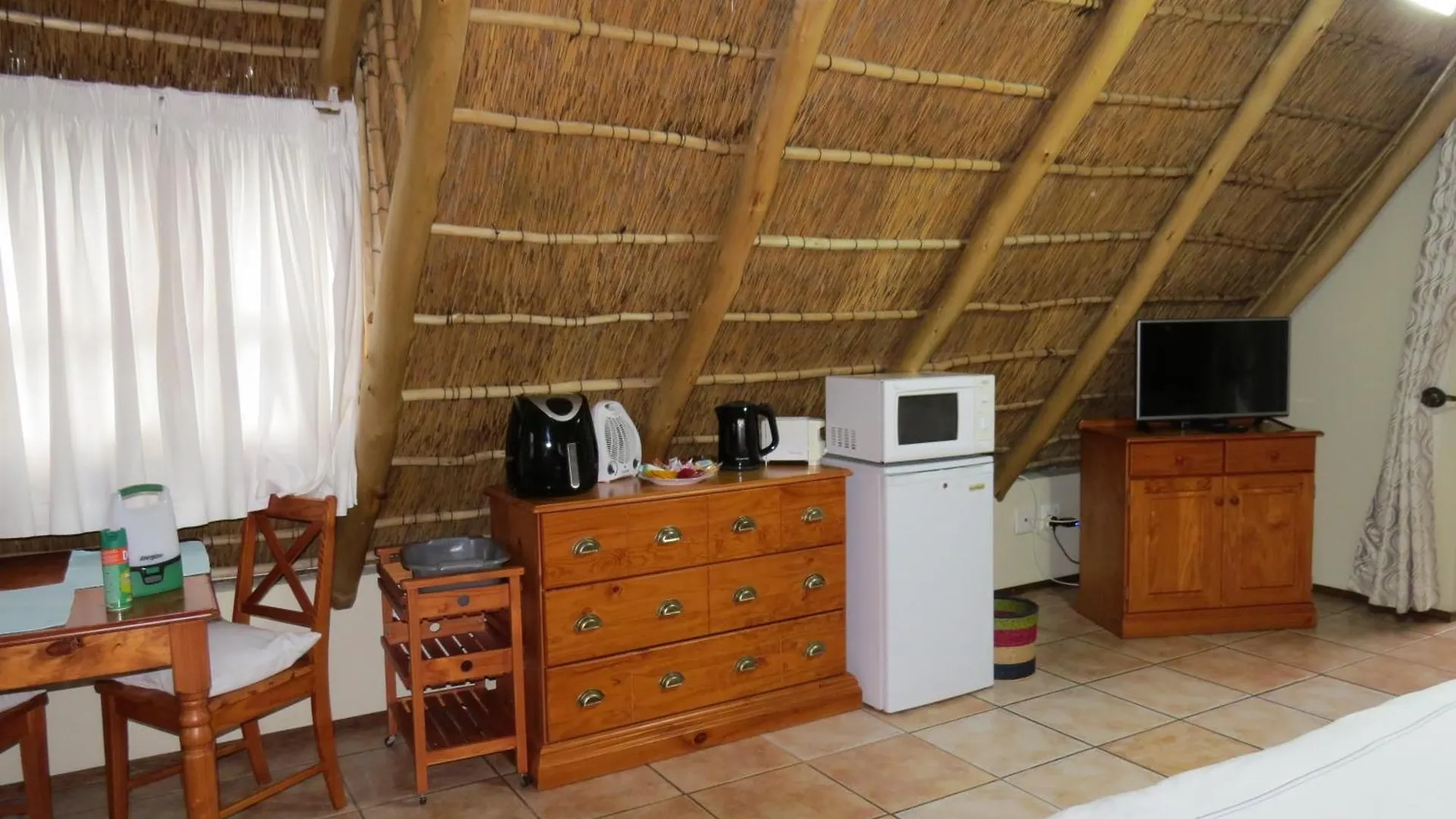 Easy Five Guest House Somerset West